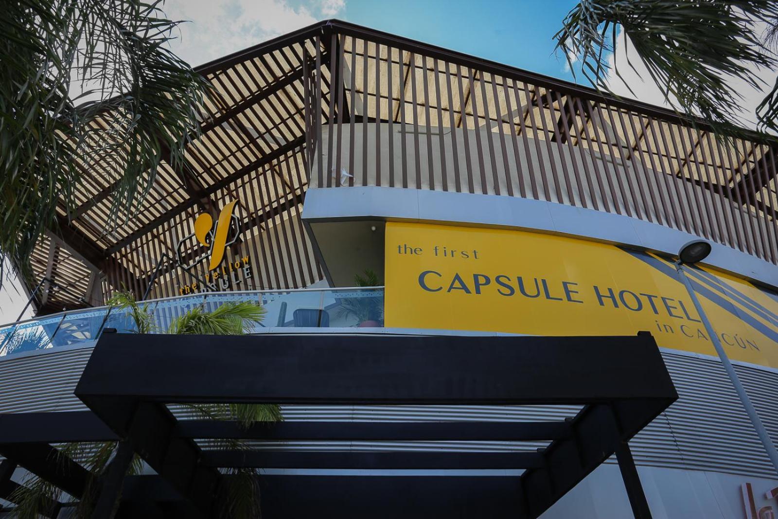 The Yellow Capsule Cancun Close To Airport Exterior foto
